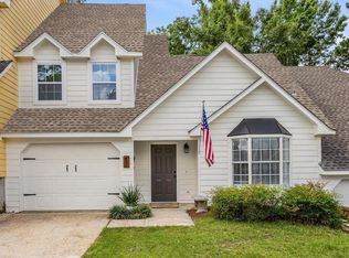 1000 Dolive Springs Dr, Daphne, AL 36526