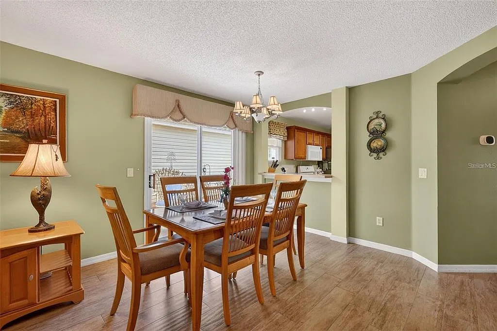 2 bed, 2.0 bath, 1505 sqft, $4,750 — Photo 3