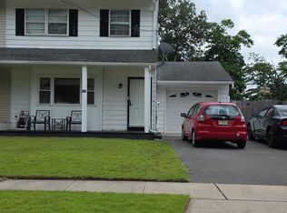 722 Maple St, Lakehurst, NJ 08733