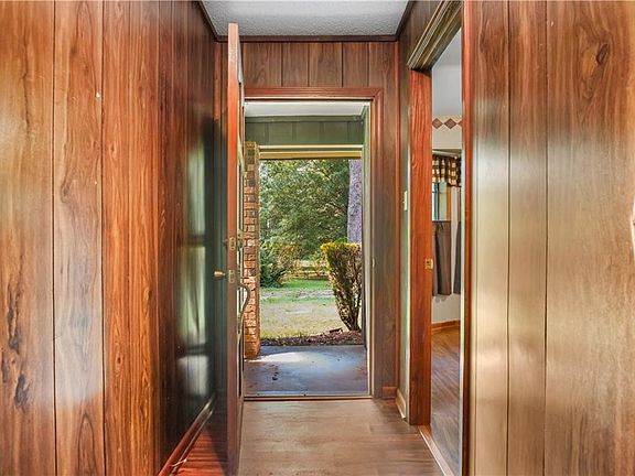 5th image of 204 Holt Rd