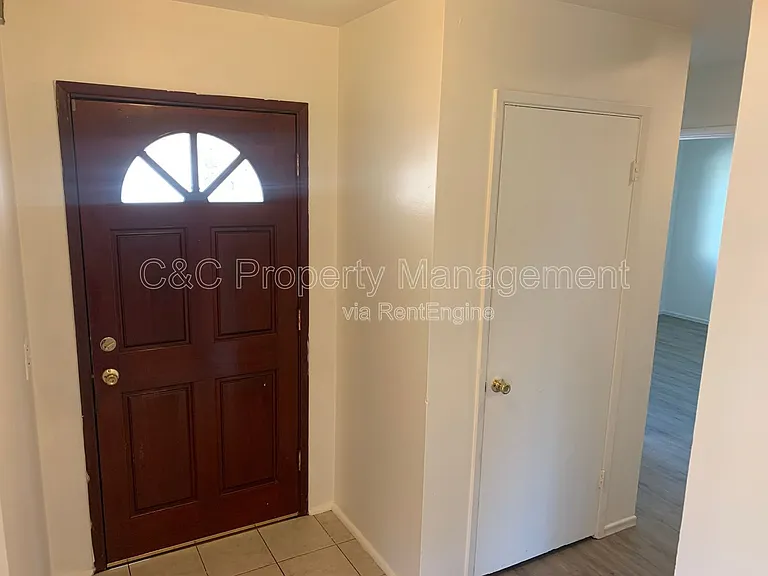 1699 S Blaney Ave — Photo 2