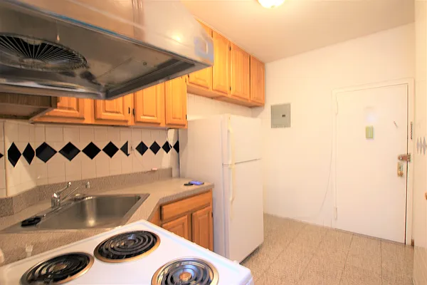 Rented by Corcoran | media 34