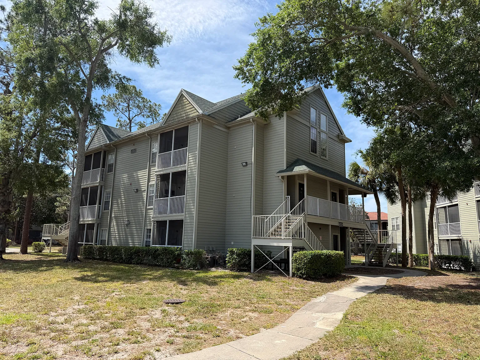 1 bed, 722 sqft, $1,325 — Photo 1