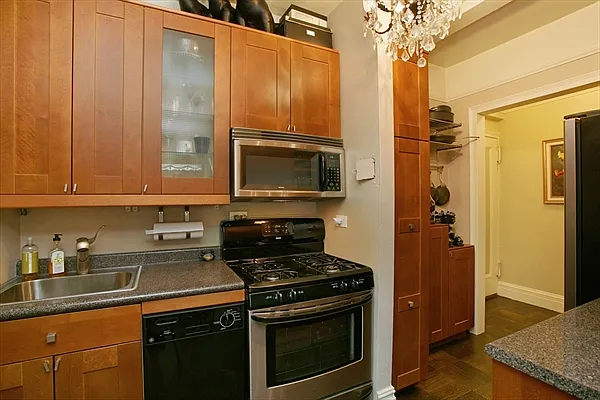 Sold by Citi Habitats | media 7