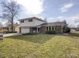 919 W Karen Dr, Decatur, IL 62526