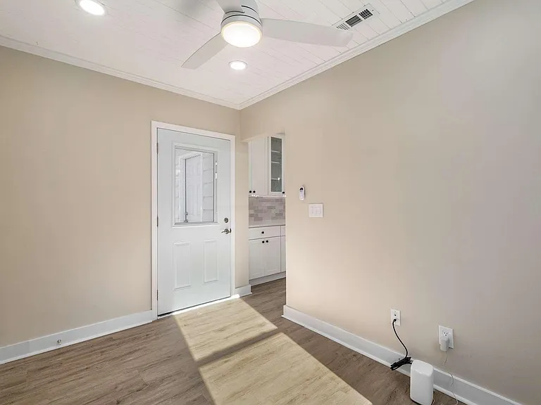 Home office/ Small Dining room
