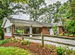 503 Crestwood Rd, Hendersonville, NC 28739