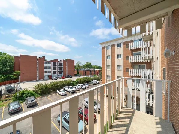 500 S 37th St APT 307, Omaha, NE 68105
