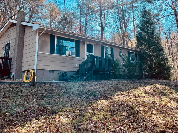 6740 Creek Rd, Wildwood, GA 30757