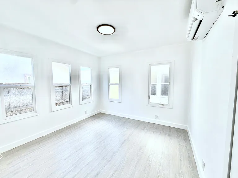 328 N Kingsley Dr #338-3/4 — Photo 5