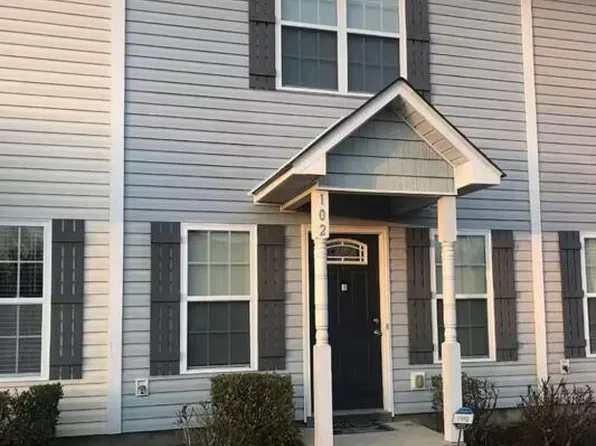 102 Parrot Landing Dr, Hubert, NC 28539