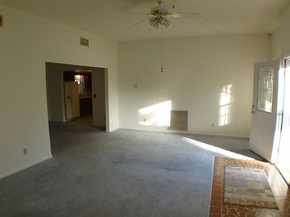 3rd image of 758 N Lyle Ave