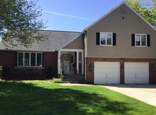 47 Chestnut Hill Rd, South Hadley, MA 01075