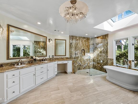 3rd image of 285 Alviso Dr