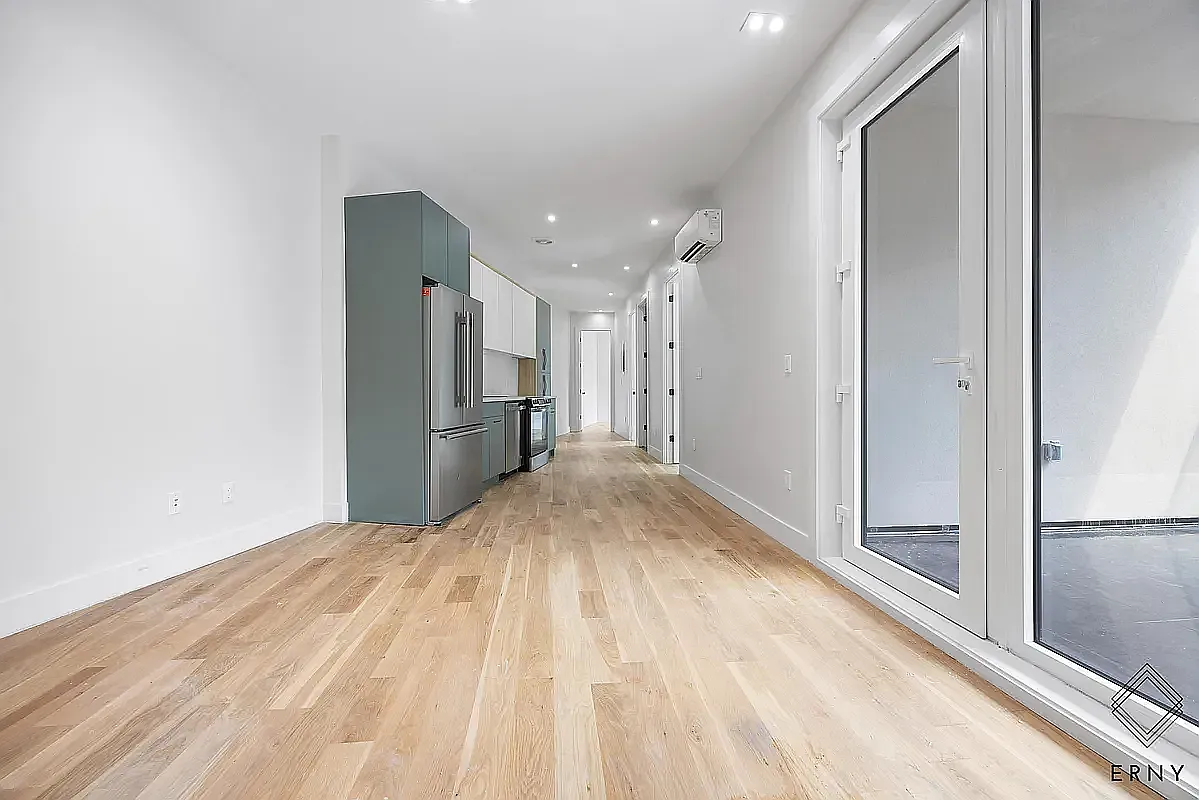 321 Eckford Street — Photo 4