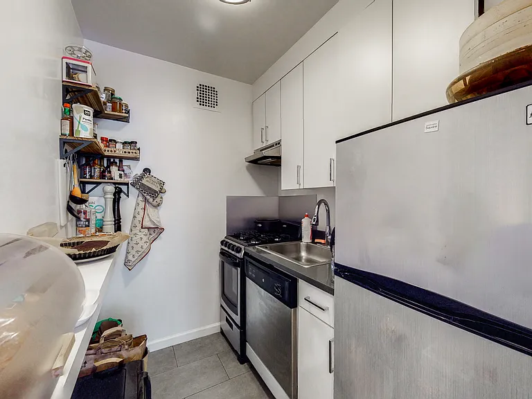 43 E 74th St #4A — Photo 4