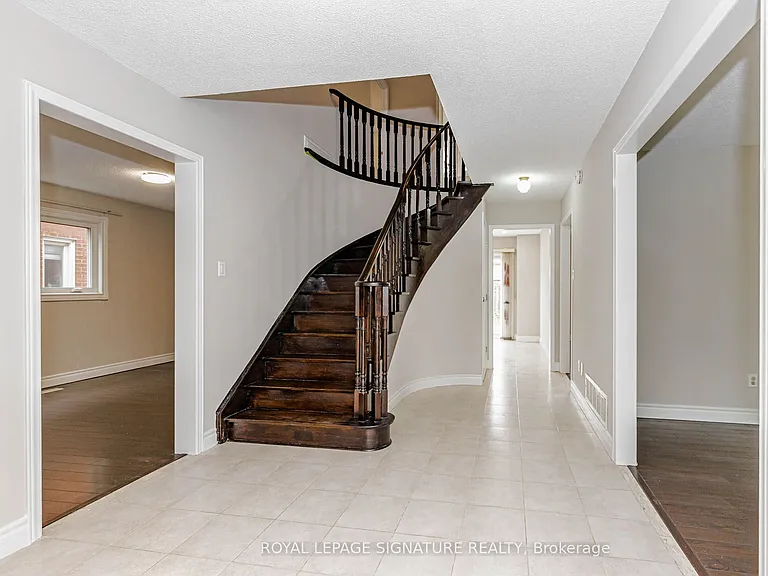 101 Hullrick Dr — Photo 3