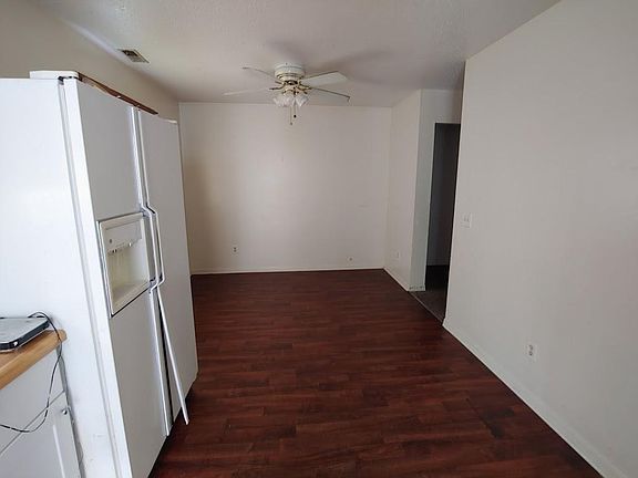 4th image of 668 Woodland Ave