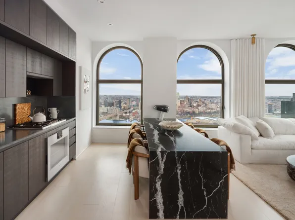 130 William Street 55C image 3 of 27