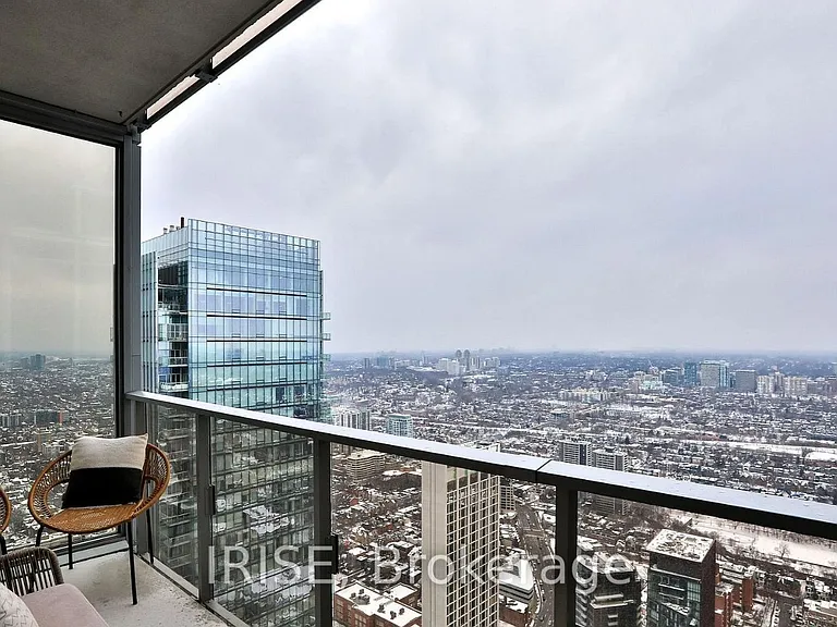 11 Yorkville Ave #5702 — Photo 15