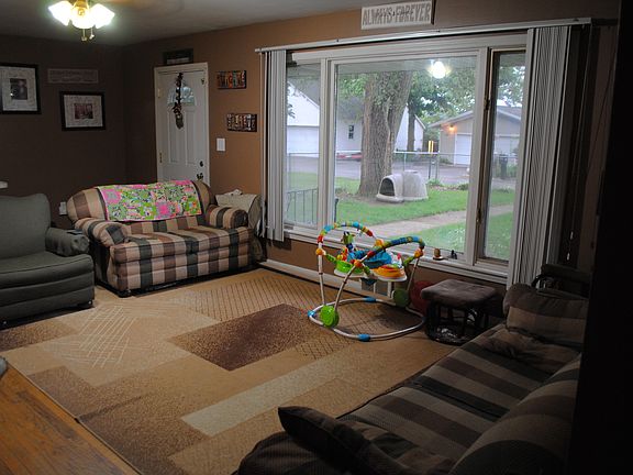 4th image of 2429 Oakwood Dr