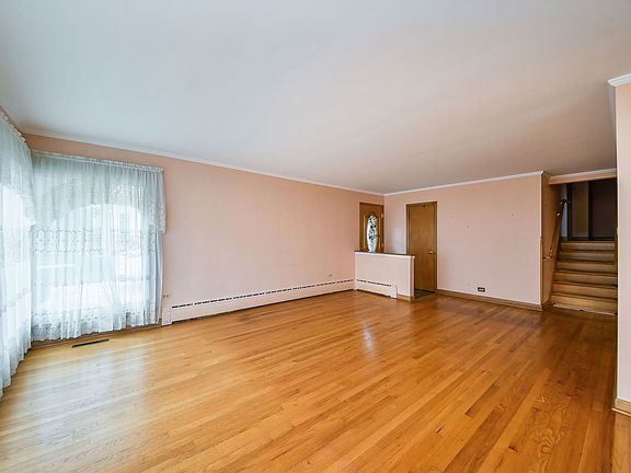 3rd image of 1401 Brophy Ave