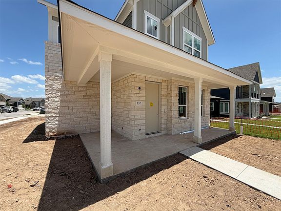 3rd image of 320 Leeland Dr