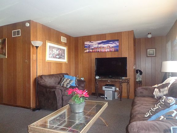 5th image of 2834 N Moody Ave
