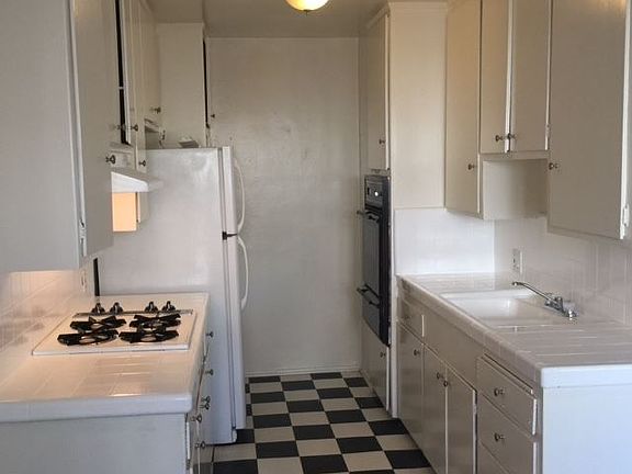 4th image of 2014 Cloverfield Blvd APT 05