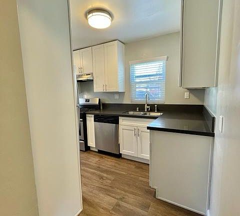 4th image of 3581 1/2 3rd Ave