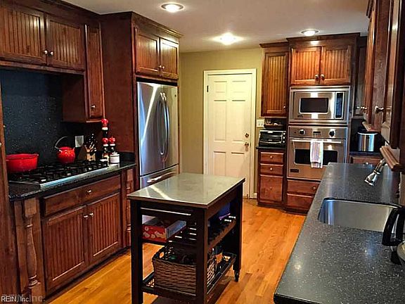 4th image of 309 Parkway Dr
