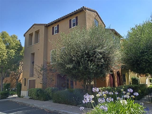 1st image of 2577 Escala Cir