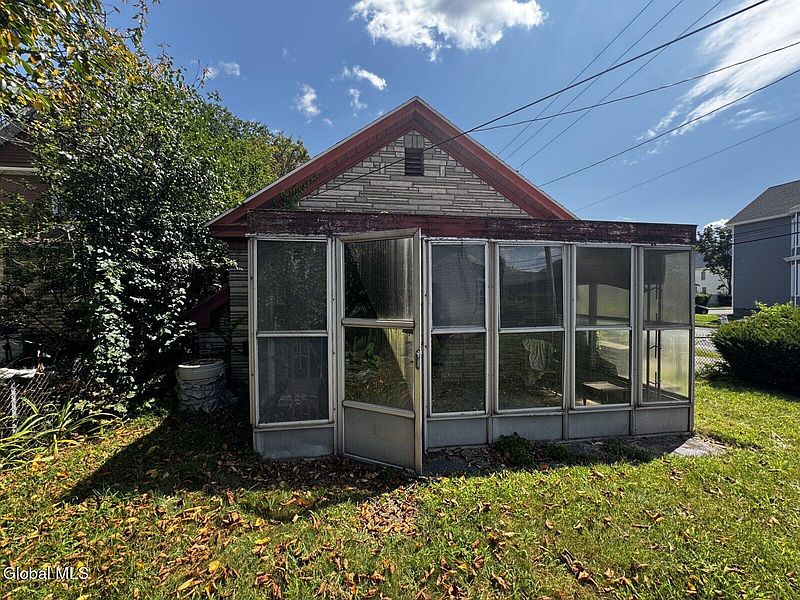 5th image of 111 6th Avenue