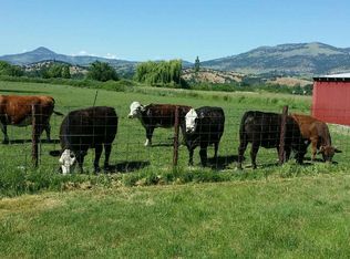 570 Hartley Rd, Phoenix, OR 97535