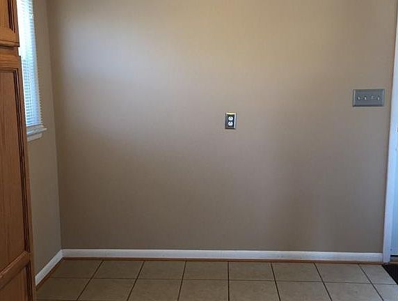 5th image of 20 Larry Ave