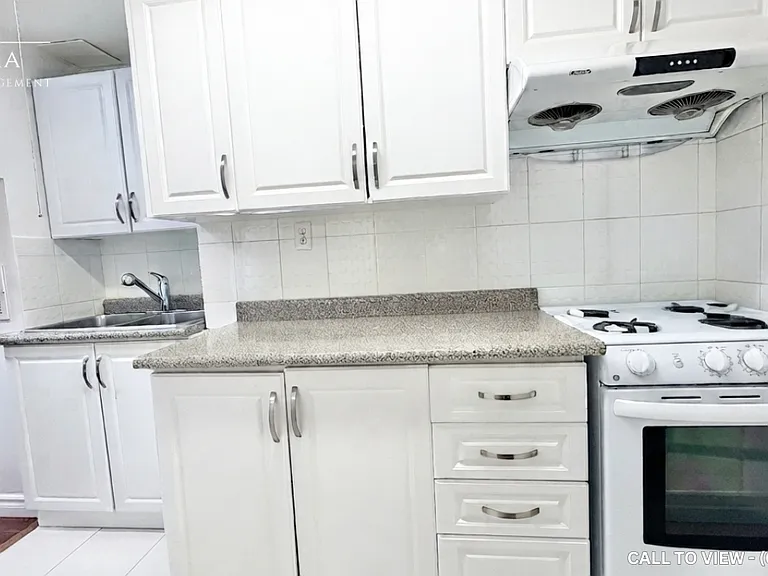 328 Williamson Dr W #3 — Photo 2