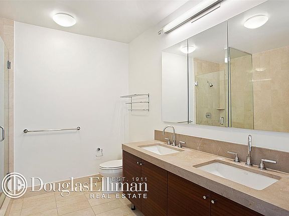 5th image of 30 West St #19F