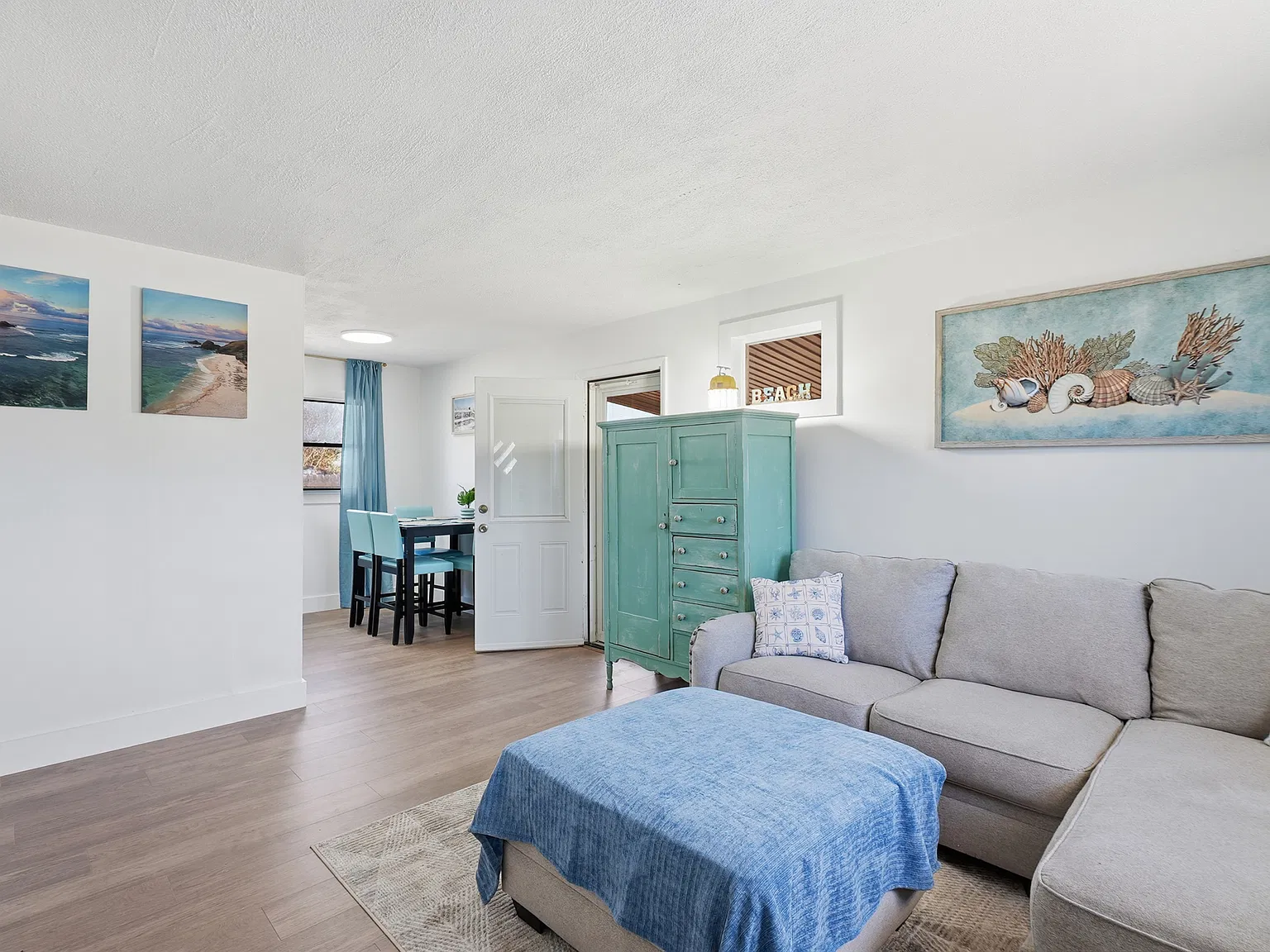 3 bed, 914 sqft, $2,400 — Photo 3