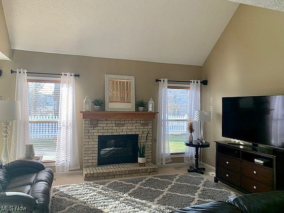 4th image of 1440 Ledgewood Ln