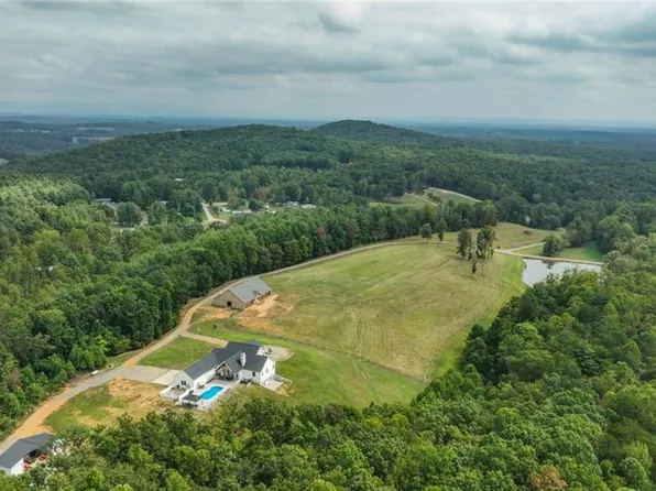 204 Violet Ridge Trl, Lowgap, NC 27024