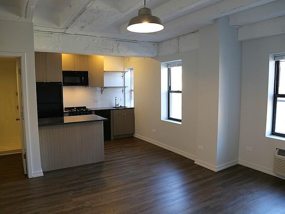 2nd image of 5718 N Winthrop Ave APT 701