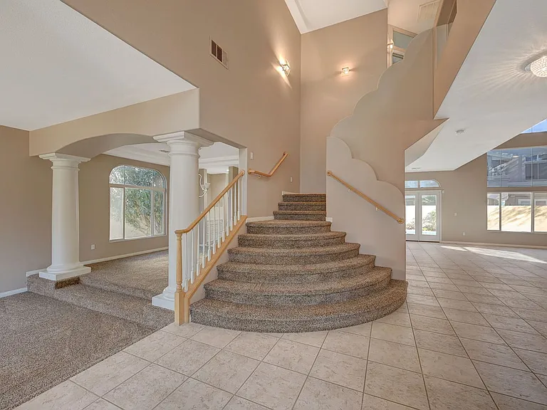 1934 Grey Eagle St — Photo 5