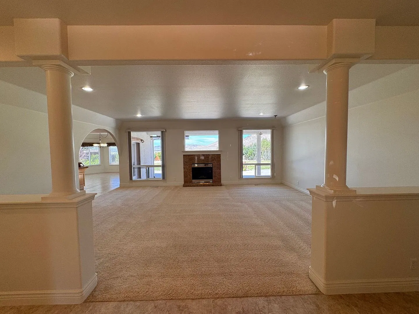 *Must See* 3/2.5 Home W/ 3-Car Garage In Minden - Saratoga Springs Neighborhood — Photo 3
