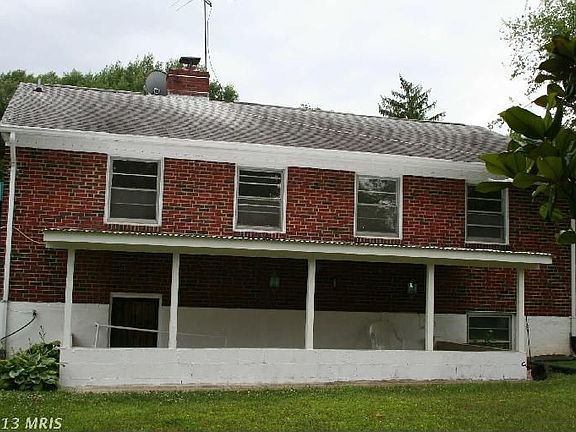 2nd image of 4504 Yucca St