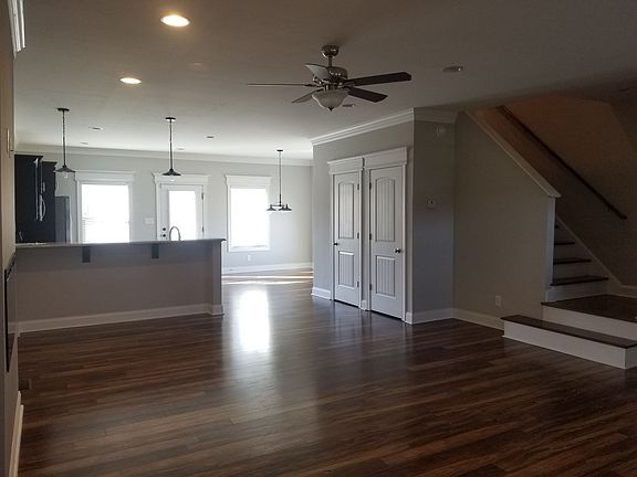 3rd image of 194 Mallard Ln