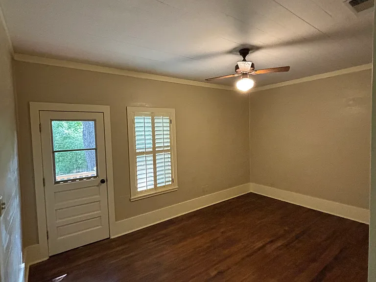 2113 Wood Acre Ln — Photo 4