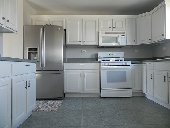 4th image of 1126 Wilshire Ln