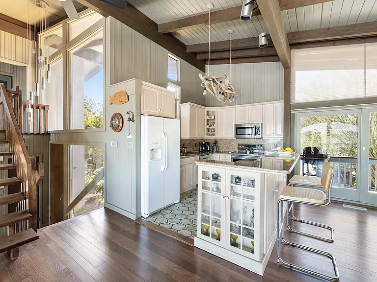 154 W Lake Dr — Photo 5