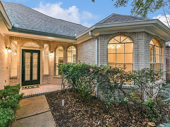 4th image of 1810 Fantasy Woods Dr