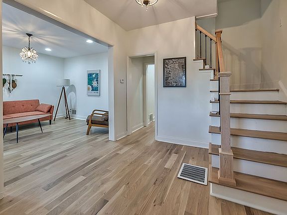 3rd image of 2606 Smart Ave